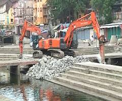 नाशिकच्या गोदावरी नदीतलं काँक्रिटीकरण काढण्यास सुरुवात; 6 वर्षांच्या न्यायालयीन लढ्याला यश