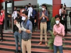 Patna: Central Mall खुला, ताली बजाकर कर्मचारियों ने एक दूसरे का बढ़ाया हौसला