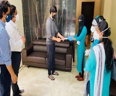 प्रलंबित मागण्यांची सरकारने दखल घेतली नाही, न्याय मिळवून देण्यासाठी आशा वर्कर्स मनसे नेते अमित ठाकरेंच्या भेटीला 