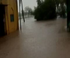 Shirdi Heavy Rain | शिर्डीच्या कोपरगावात पावसामुळे पेरण्या वाहून गेल्या, घरांचंही प्रचंड नुकसान