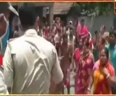 ক্ষতিপূরণের টাকা না পাওয়ার অভিযোগ, শান্তিপুরে তৃণমূলের গ্রাম পঞ্চায়েত সদস্যের বাড়ি ঘিরে বিক্ষোভ