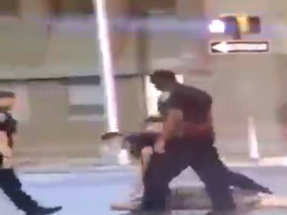 અશ્વેત જોર્જ ફ્લોયડની હત્યાના વિરોધમાં અમેરિકામાં જોરદાર આક્રોશ, 40 શહેરોમાં કર્ફ્યૂ લગાવાયું