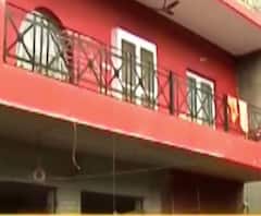 সল্টলেকে মা-মেয়ের রহস্যমৃত্যু! প্রৌঢ়ার শরীরে ছিল করোনা উপসর্গ, দাবি হাসপাতালের 