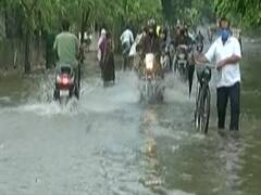 Heavy rainfall floods roads in Ahmedabad | Ground Report 