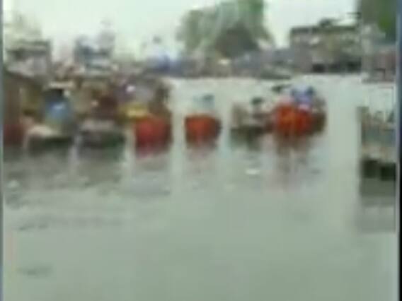 મહારાષ્ટ્રના અલીબાગમાં ટકરાયું 'નિસર્ગ' વાવાઝોડું, જુઓ વીડિયો