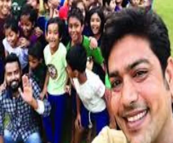 হাওড়ার ডুমুরজলায় লক্ষ্মীরতন শুক্লর ক্রিকেট অ্যাকাডেমিত শুরু অনুশীলন, স্যানিটাইজার ব্যবহার ও মাস্ক পরা বাধ্যতামূলক