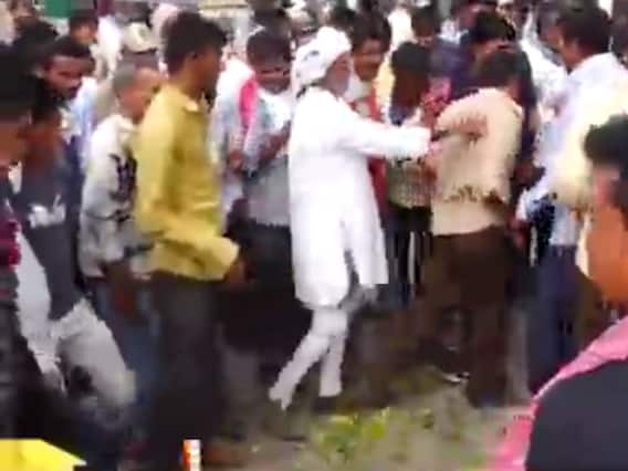  પોષણક્ષમ ભાવ ન મળતા લીબું પકવતા ખેડૂતોએ પાલીતાણા યાર્ડમાં મચાવ્યો હોબાળો, જુઓ વીડિયો