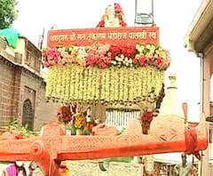 Sant Tukaram Maharaj Palkhi | तुकाराम महाराज पालखीचा रथ सज्ज; रथाला आकर्षक फुलांची आरास