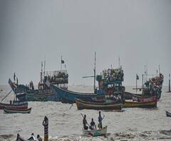 আরও এক বুধবার! উমপুনের মতো শক্তি বাড়িয়ে স্থলভাগে ঢুকছে ঘূর্ণিঝড় নিসর্গ