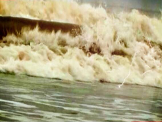 Cyclone Nisarga : Maharashtra और Gujarat में NDRF की टीम को तैनात किया गया | Bharat Ki Baat