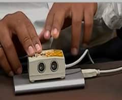 Distance Alert जवळ कुणी आल्यास 'मेंटेन सोशल डिस्टन्स' यंत्र अलार्म वाजवणार,मंगेश ठोकळकडून इन्व्हेंशन