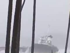 નિસર્ગ વાવાઝોડું ટકરાતા મહારાષ્ટ્રના દરિયામાં ભારે અસર, જુઓ વીડિયો