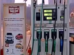Delhi में आज दूसरे दिन भी Diesel Petrol से महंगा है...कल इतिहास में पहली बार हुआ था ऐसा 