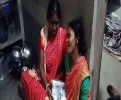 চিনা সামগ্রী ভেঙে আগ্রাসনের প্রতিবাদ, মোমবাতি জ্বেলে শহিদদের প্রতি শ্রদ্ধা 