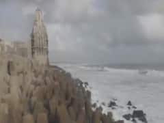 દ્ધારકાના દરિયામાં હિકા વાવાઝોડાની અસર, દરિયામાં ઉછળ્યા ઉંચા મોજા