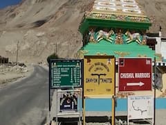 Violent clash over LAC, 1 Officer & 2 Soldiers martyred | Audio Bulletin