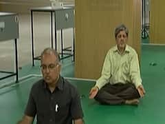 વિશ્વ યોગ દિવસને ધ્યાનમાં રાખી સૌરાષ્ટ્ર યુનિવર્સિટીના ઇન્ડોર સ્ટેડિયમમાં ખાસ ટ્રેનિંગ કેમ્પ શરૂ કરાયો