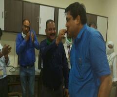 Lockodown | चंद्रपुरात कोरोना नियंत्रण कक्षातच जिल्हा आरोग्य अधिकाऱ्याच्या लग्नाचा वाढदिवस