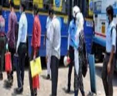 যাত্রী দুর্ভোগ এড়াতে বারাসতের স্ট্যান্ডে বেসরকারি বাস সরিয়ে রাখা হল সরকারি বাস