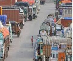 ৭৮ দিন পর চালু হওয়ার কিছুক্ষণ পরেই চ্যাংড়াবান্ধা সীমান্তে বন্ধ বাণিজ্য