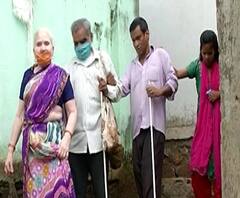 Lockdown Effect | लॉकडाऊनमुळे दृष्टीहीनांवर उपासमारीची वेळ, पेन, कटलरी विकून जगणाऱ्यांचे हाल