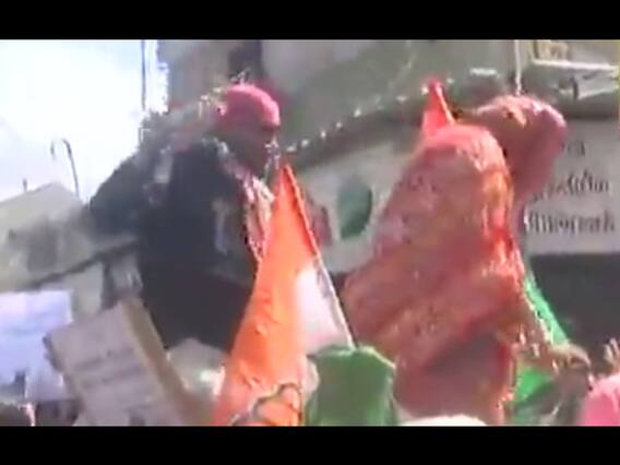 રાજકોટ કોગ્રેસે પેટ્રોલ-ડીઝલના ભાવ વધારાનો કર્યો વિરોધ, જુઓ વીડિયો