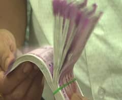 रोजंदारीवर उदरनिर्वाह असणाऱ्या महिलांसाठी विशेष कर्ज;लॉकडाऊनच्या काळात सहकारी बँकांचं सामजिक दायित्व