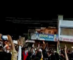 Rural News | औरंगाबादमधील कोरोनामुक्त रुग्णाचं जंगी स्वागत भोवलं, 10 जणांवर गुन्हा दाखल | माझं गाव माझा जिल्हा 