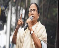 'কোভিড চলছে বলে এনআরসি, এনপিআর-এর লড়াই ভুলে যাব না,’, একুশে আগুনে মেজাজে মমতা