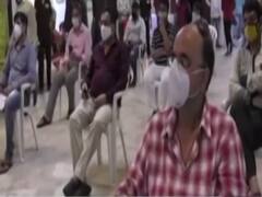 Surat clothing store owners pledge to defeat Corona