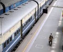 পা দিয়ে খোলা যাবে শৌচাগারের দরজা, করা যাবে ফ্লাশ, করোনা সংক্রমণ এড়াতে ভারতীয় রেল আনল 