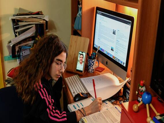 ऑनलाइन क्लासेज के घंटे तय | नमस्ते भारत