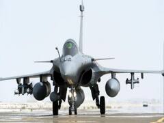 भारत पहुंचे Rafale विमान, वाटर सैल्यूट के साथ किया गया स्वागत | NewsGram