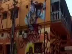 Prayagraj में लोगों की शिकायत : भगवा रंग में हमारे घरों को रंगा जा रहा है