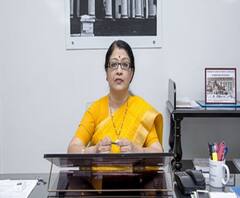 সবার বাড়িতে অনলাইন পরিষেবা নেই, তাই স্নাতকে নতুন করে পরীক্ষা নয়, জানালেন কলকাতা বিশ্ববিদ্যালয়ের উপাচার্য 