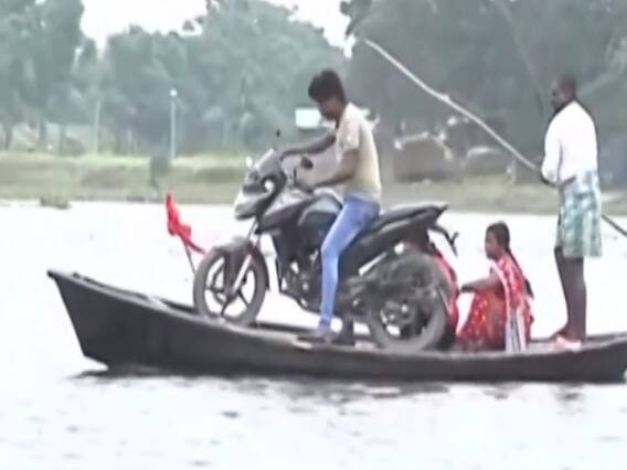 Katihar: People forced to cross river on foot