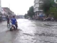  ધોધમાર વરસાદથી ભૂજમાં નીચાણવાળા વિસ્તારમાં ભરાયા પાણી, જુઓ વીડિયો