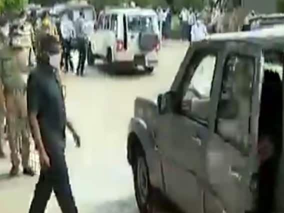 CM રૂપાણી અને નાયબ મુખ્યમંત્રી નીતિન પટેલ રાજકોટ પહોંચ્યા, જુઓ વીડિયો