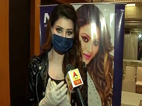 Urvashi Rautela become first B-Town celeb to attend an event during lockdown