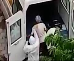 औरंगाबादेत माणुसकीचं दर्शन, जीवाची पर्वा न करता कोरोनाग्रस्त वृद्धाला केली मदत, मात्र...