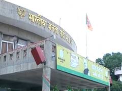 MP: BJP headquarter gets empty after ministers test Covid+ve | Ground Report 