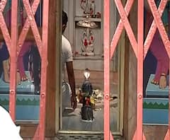 Shravani Somvar 2020 | कोल्हापुरातील वटेश्वर महादेव मंदिरच्या प्रवेशद्वारातून शिवलिंगाचं दर्शन