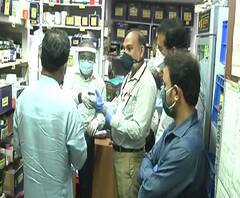 Raid on Medical Stores | अन्न आणि औषध प्रशासन मंत्री शिंगणेंकडून छापा, औषधांच्या साठ्याची पाहणी