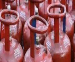 ফের বাড়ল ভর্তুকিহীন সিলিন্ডারের দাম, কলকাতায় কত হল দাম? 