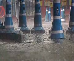 আজ থেকে অতি ভারী বৃষ্টি উত্তর ও দক্ষিণবঙ্গে, রয়েছে ধসের আশঙ্কা