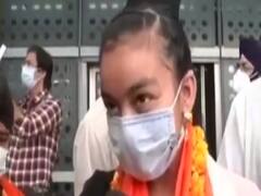 Taliban के आतंकियों द्वारा उत्पीड़न झेल रहे Afghani सिखों का पहला जत्था Delhi पहुंचे