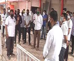 Pune Lockdown | पुणे, पिंपरीत आजपासून लॉकडाऊन, दुकानं सुरुच ठेवणार, व्यापाऱ्यांची भूमिका