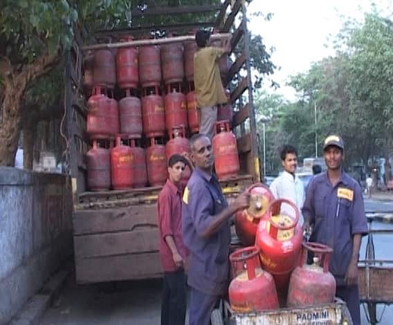 LPG Gas Cylinder Price | विनाअनुदानित गॅस सिलेंडरच्या किंमतीत 3.50 रुपयांची वाढ