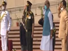 Kargil Vijay Diwas: Defence Minister pays tribute at National War Memorial
