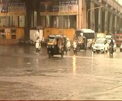 Mumbai Rains | सलग दुसऱ्या दिवशी मुंबई आणि उपनगरात मुसळधार पाऊस